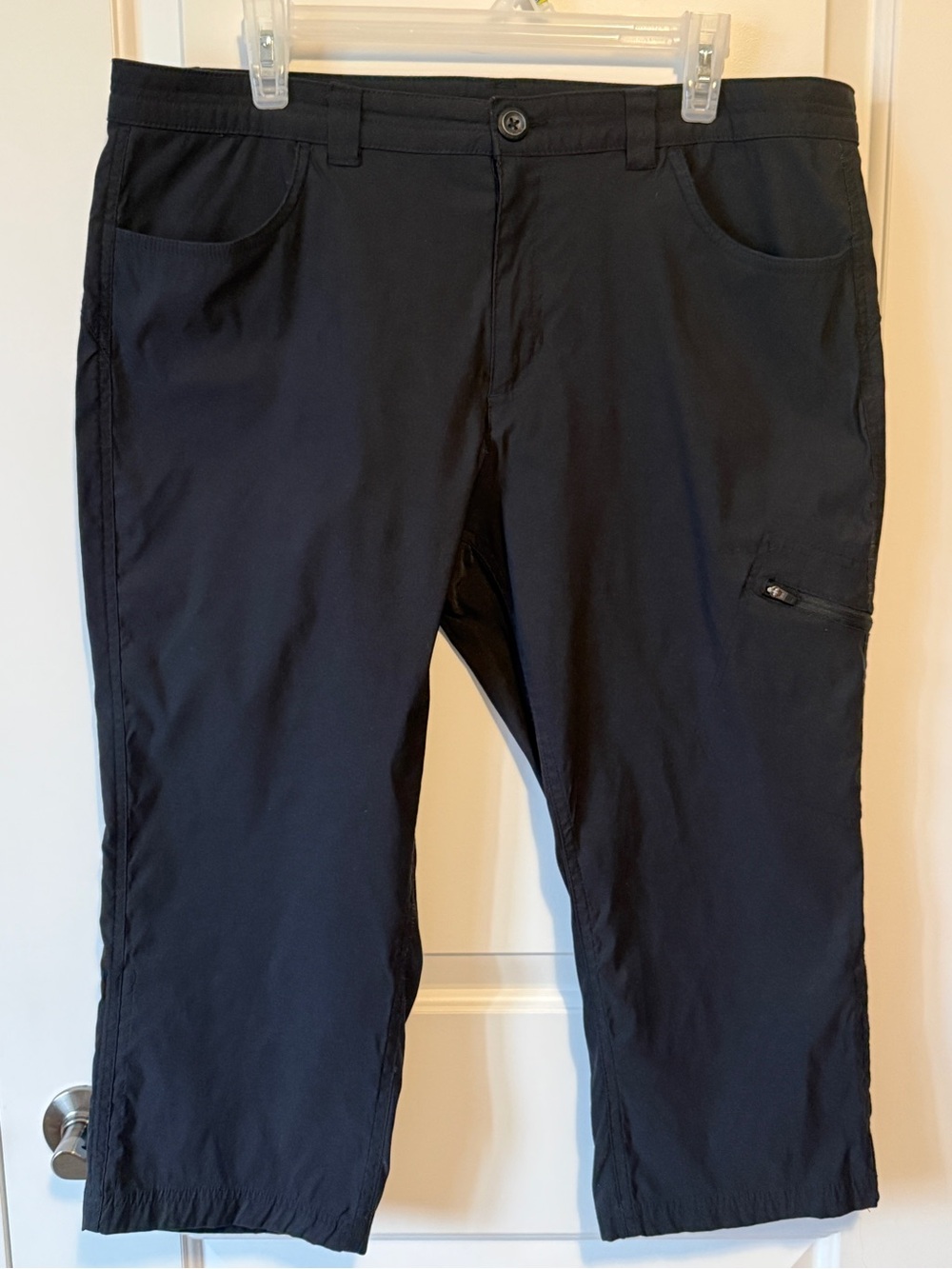 Eddie Bauer Black Ranier Capri Pants - Size 16